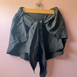 🆕Shein Curve 1X Black Tie Front Shorts🖤